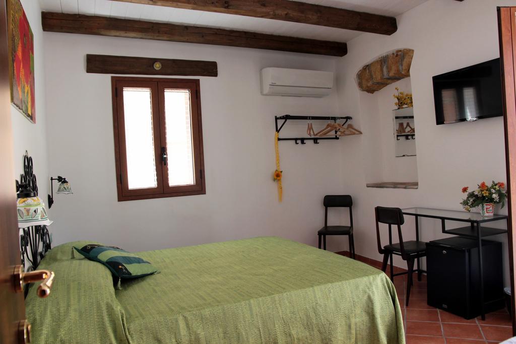 La Casa Del Geko Acomodação com café da manhã Cefalù Quarto foto